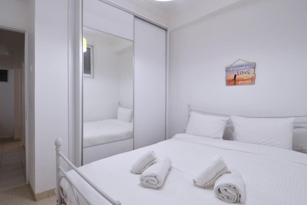 Minimal Apartment At The Foot Of The Odeon Of ... Athens Ngoại thất bức ảnh