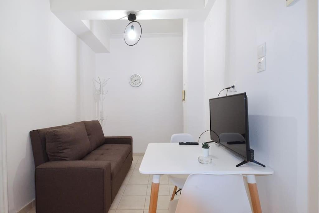 Minimal Apartment At The Foot Of The Odeon Of ... Athens Ngoại thất bức ảnh